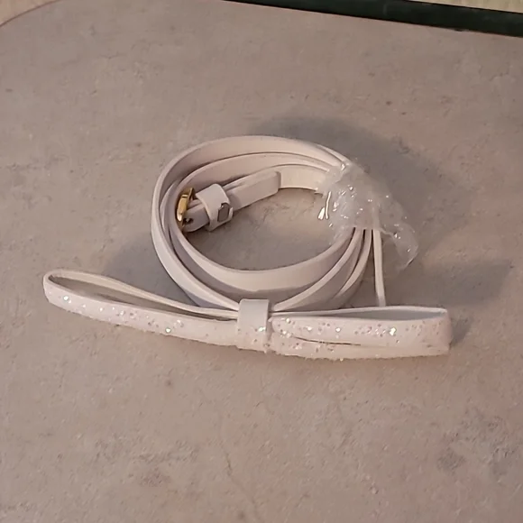 Free with any bundle! Lilly Pulitzer white patent leather belt with bow - Picture 8 of 11